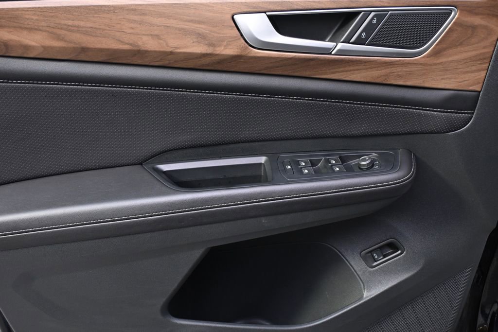 Used 2025 Volkswagen Atlas SE image 24