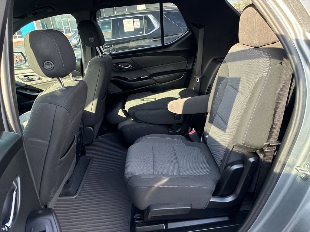 Used 2023 Chevrolet Traverse LT image 19