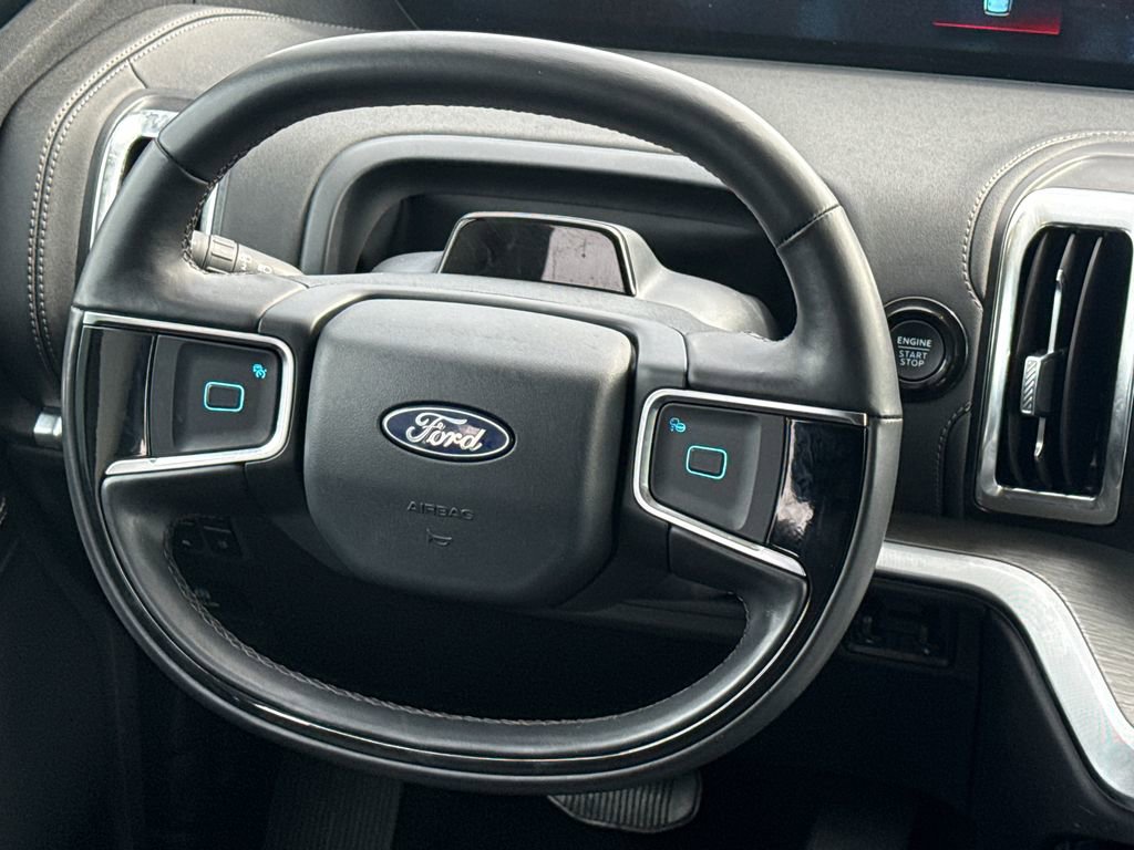 Used 2025 Ford Expedition Platinum AWD/4WD image 14
