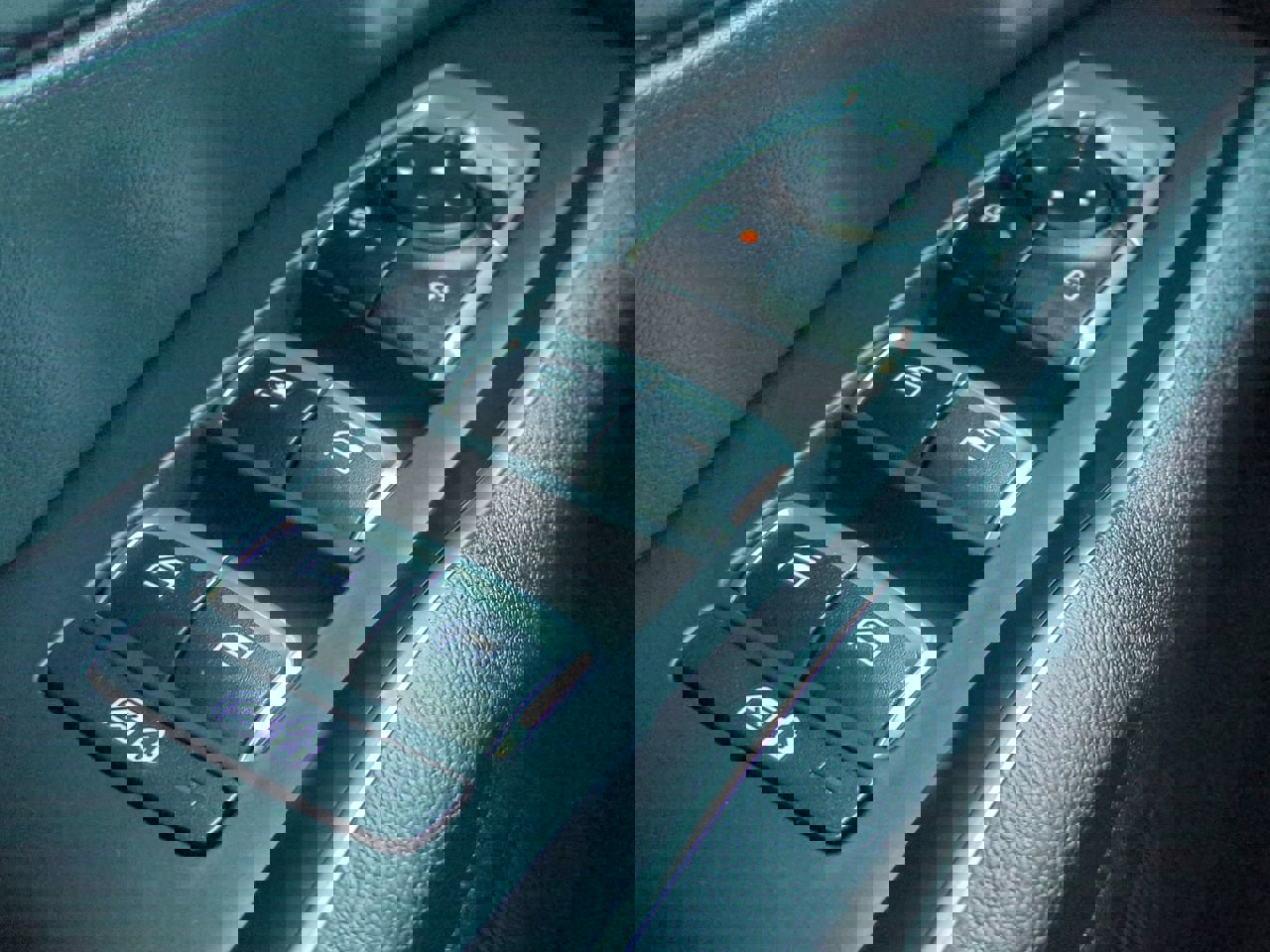 Used 2024 Kia Sorento S w/ Panoramic Sunroof Package image 23