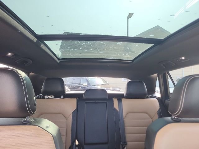 Used 2023 Volkswagen Atlas Cross Sport SEL Premium R-Line image 3