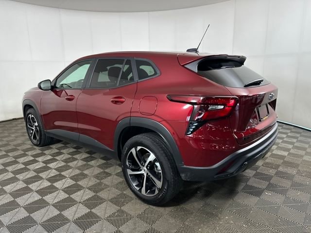 Used 2024 Chevrolet Trax RS w/ Sunroof Package image 12