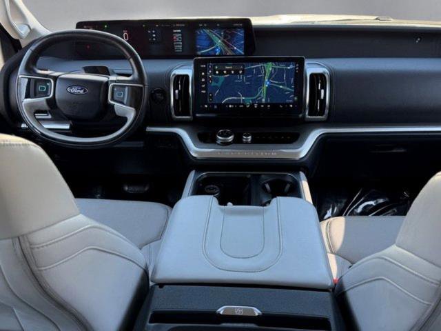 Certified 2025 Ford Expedition Max Platinum AWD/4WD image 3