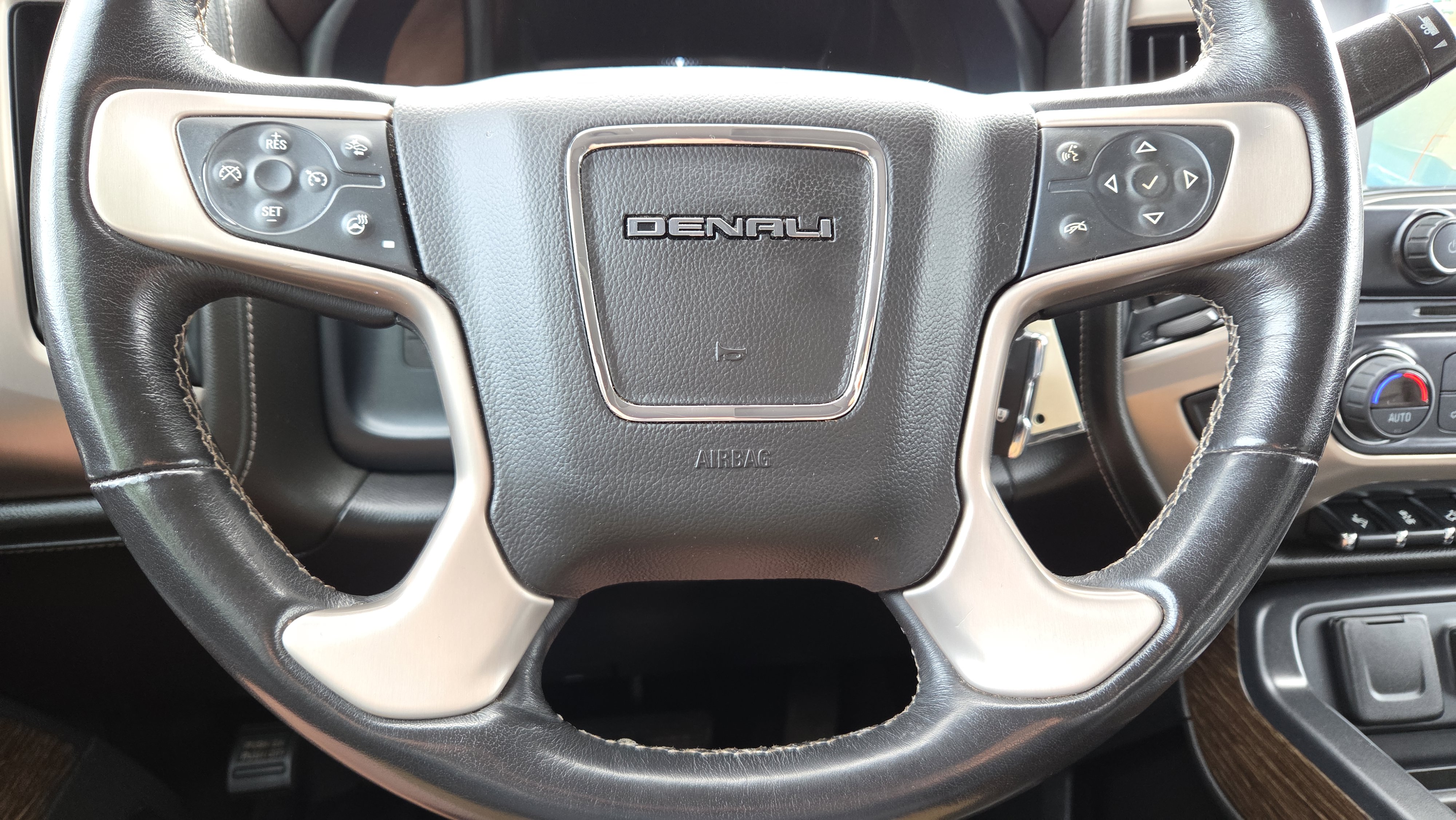 Used 2019 GMC Sierra 2500 Denali w/ Duramax Plus Package image 29
