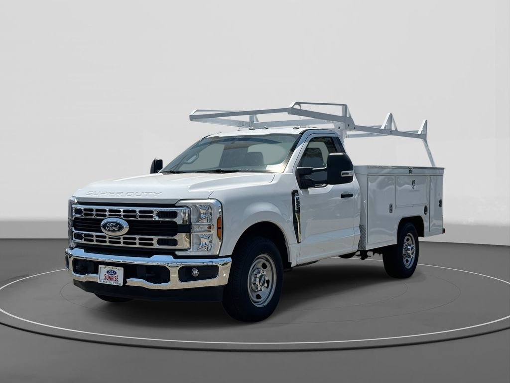 New 2025 Ford F350 XL w/ XL Chrome Package