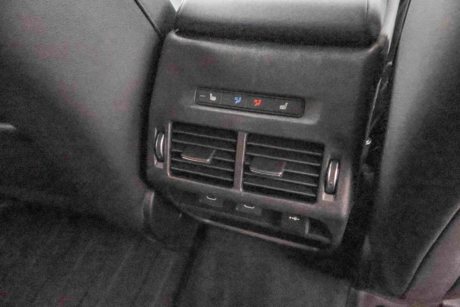 Used 2025 Land Rover Discovery Sport S image 21