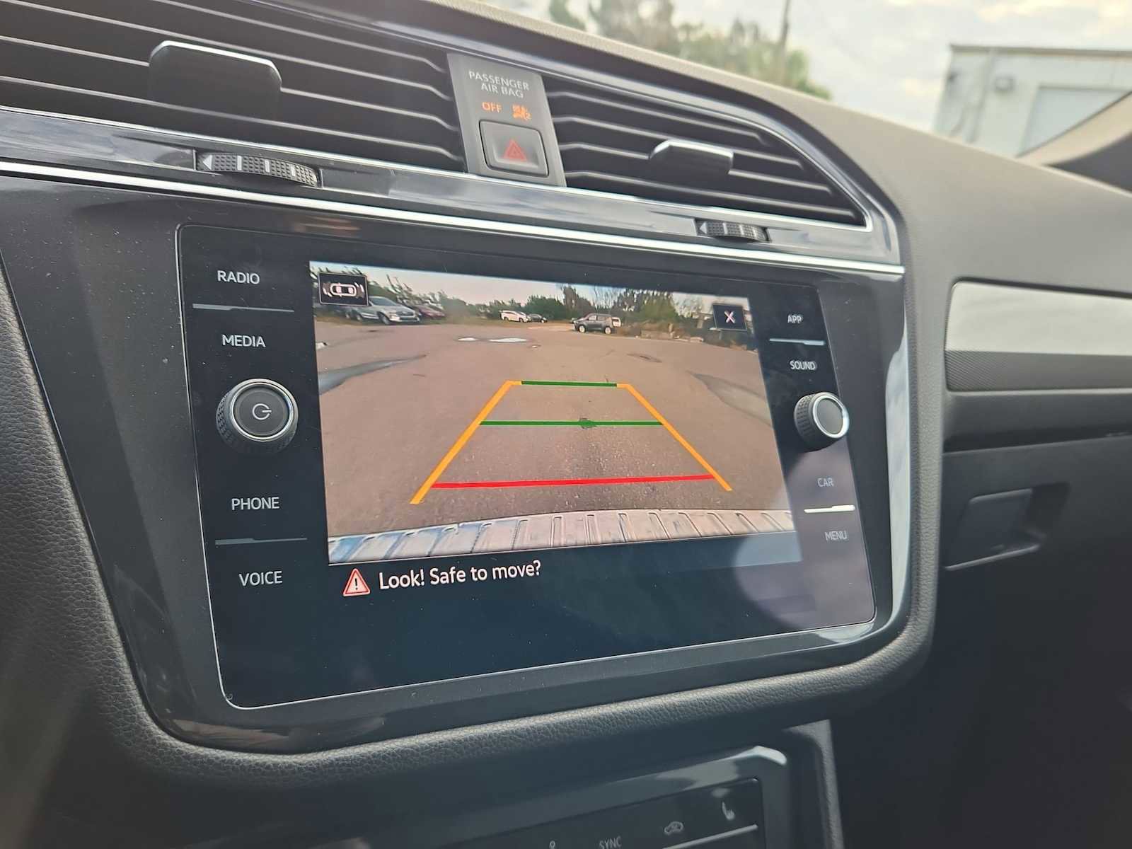 Used 2023 Volkswagen Tiguan SE R-Line image 35