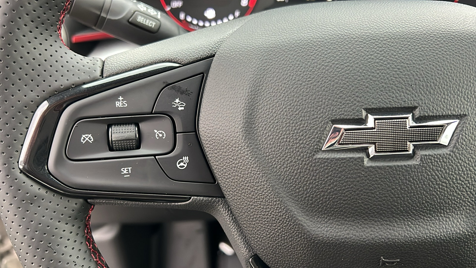 New 2026 Chevrolet Trax RS w/ Sunroof Package FWD image 23