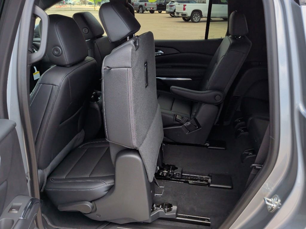 New 2026 Chevrolet Traverse LT FWD image 34