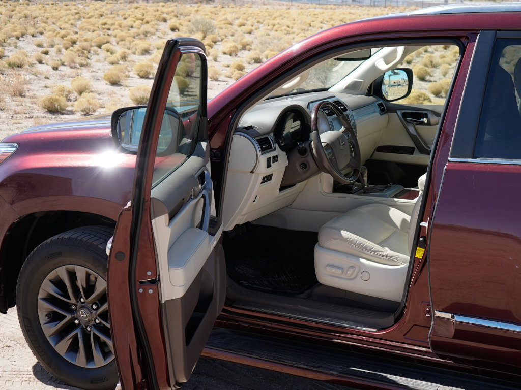 Used 2019 Lexus GX 460 Premium w/ Premium Package image 8