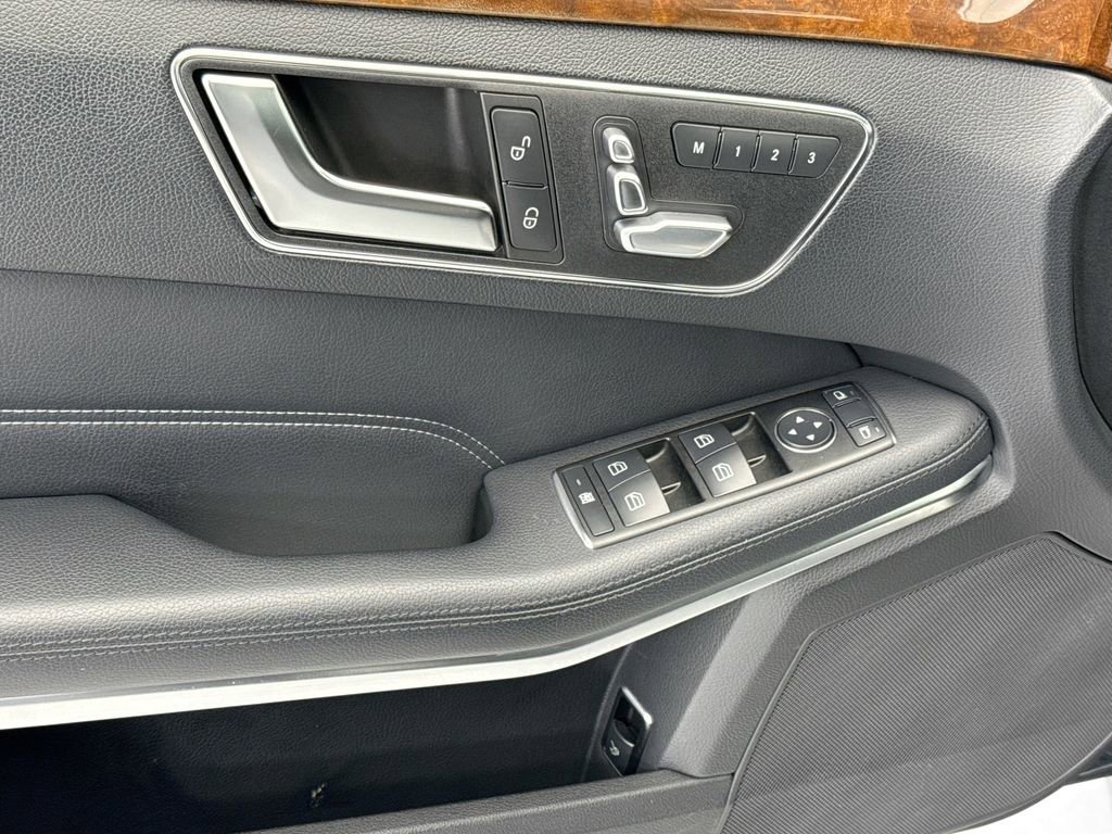 Used 2014 Mercedes-Benz E 350 4MATIC Sedan image 22