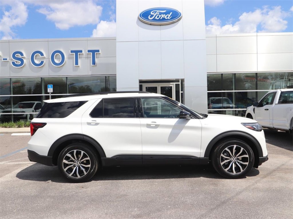 New 2025 Ford Explorer ST-Line image 9