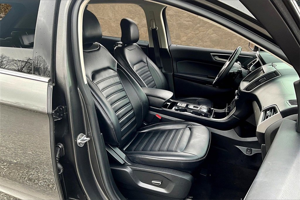 Used 2019 Ford Edge SEL w/ Equipment Group 201A image 7