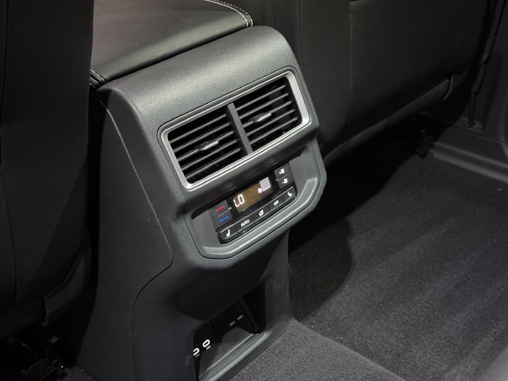 Certified 2024 Volkswagen Atlas SEL AWD/4WD image 23