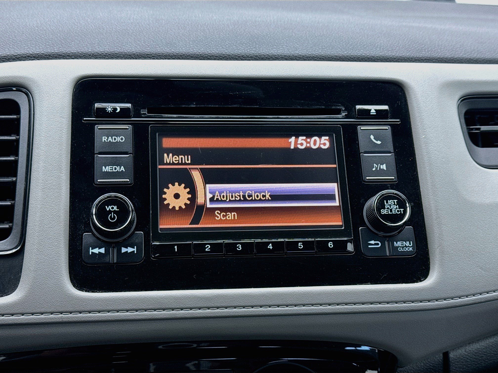 Used 2019 Honda HR-V LX image 9