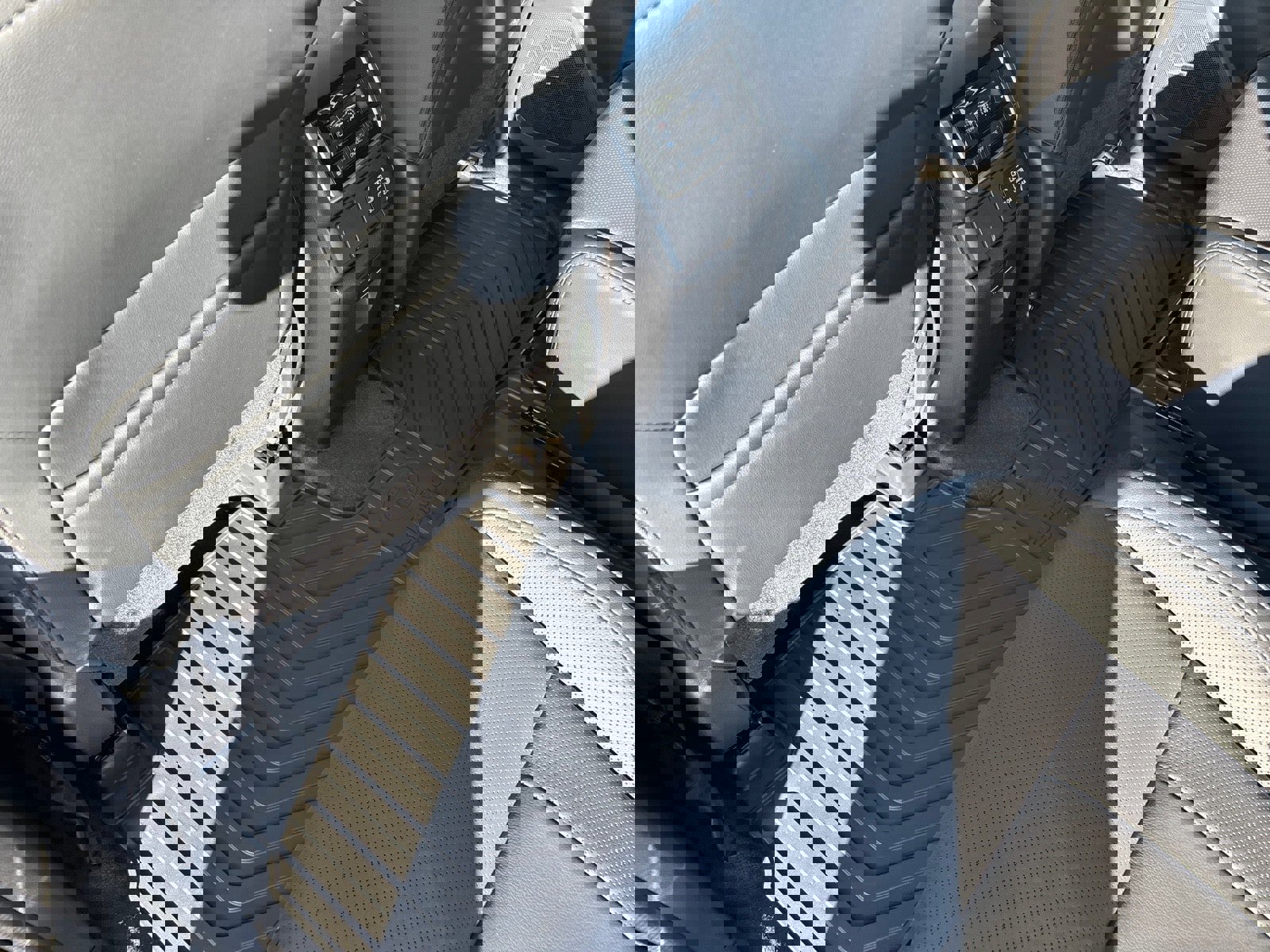 New 2025 Subaru Ascent Limited w/ Popular Package #2 image 34