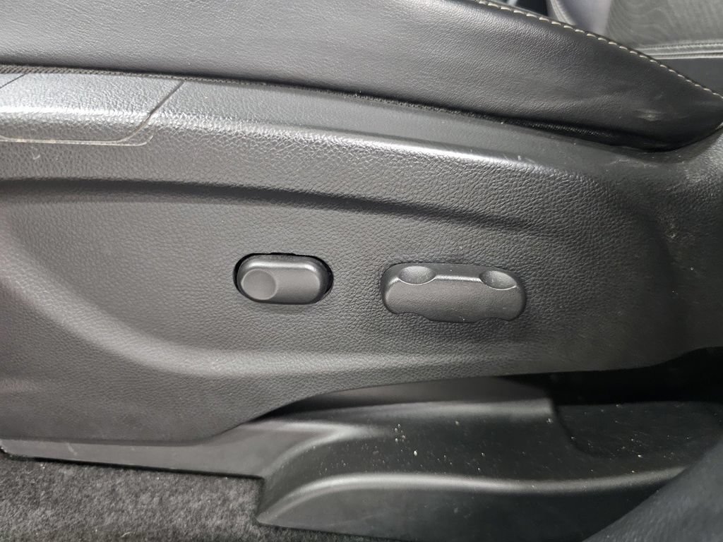 Used 2014 Buick Encore Convenience FWD image 13