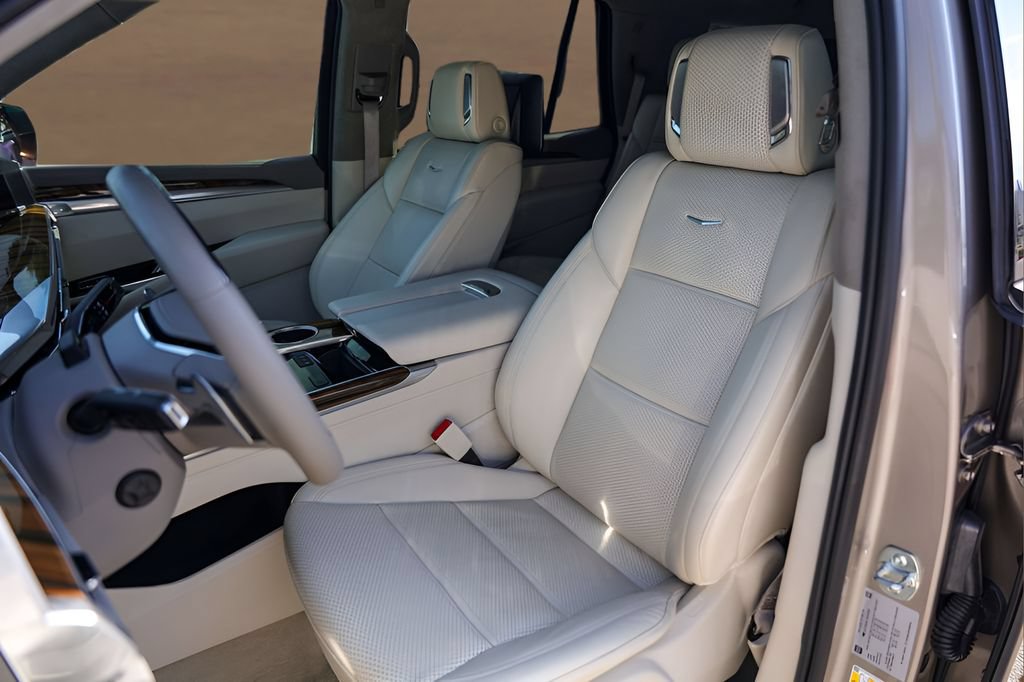 Certified 2025 Cadillac Escalade Sport Platinum AWD/4WD image 7