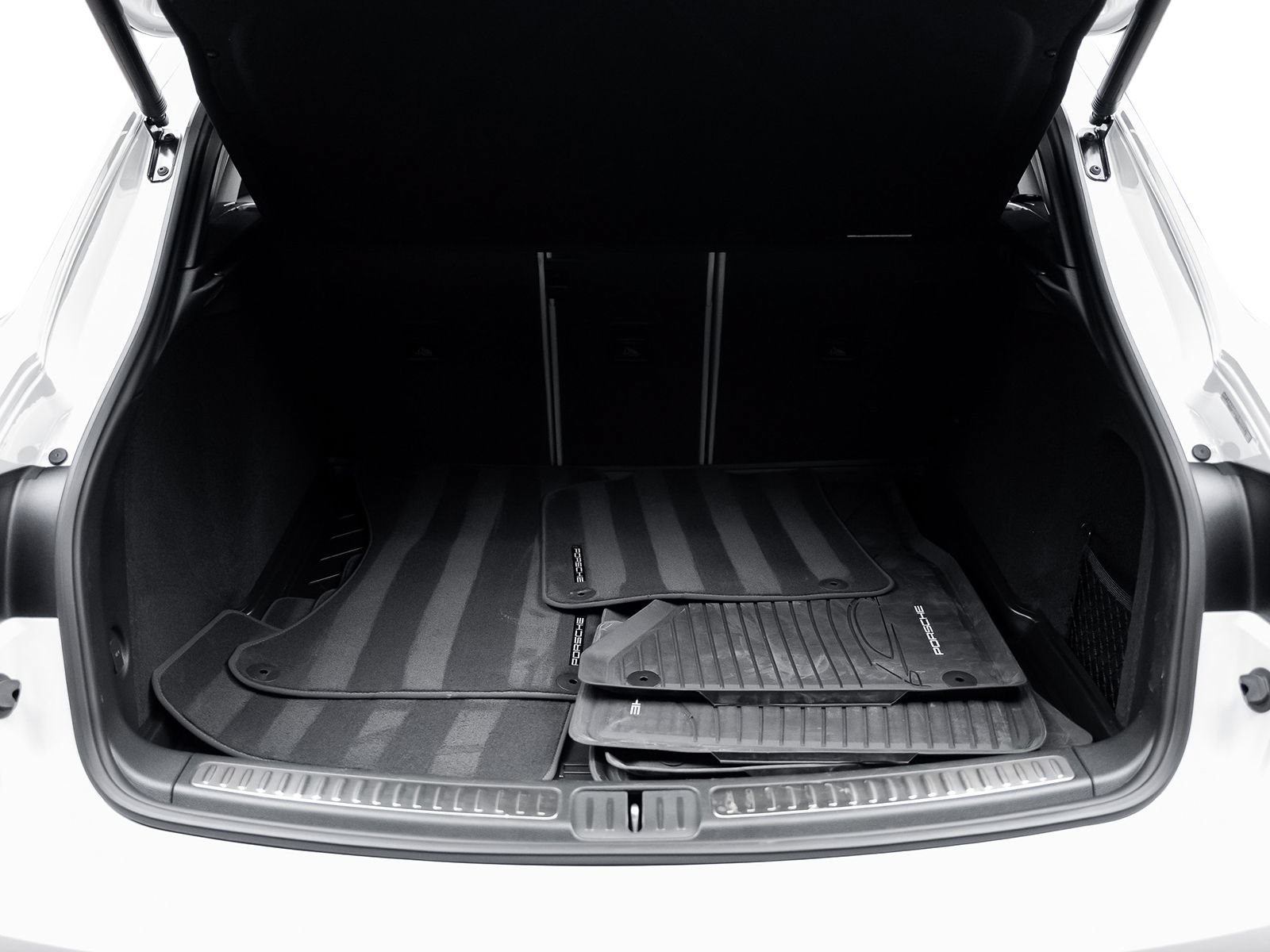 Used 2025 Porsche Macan AWD/4WD image 58