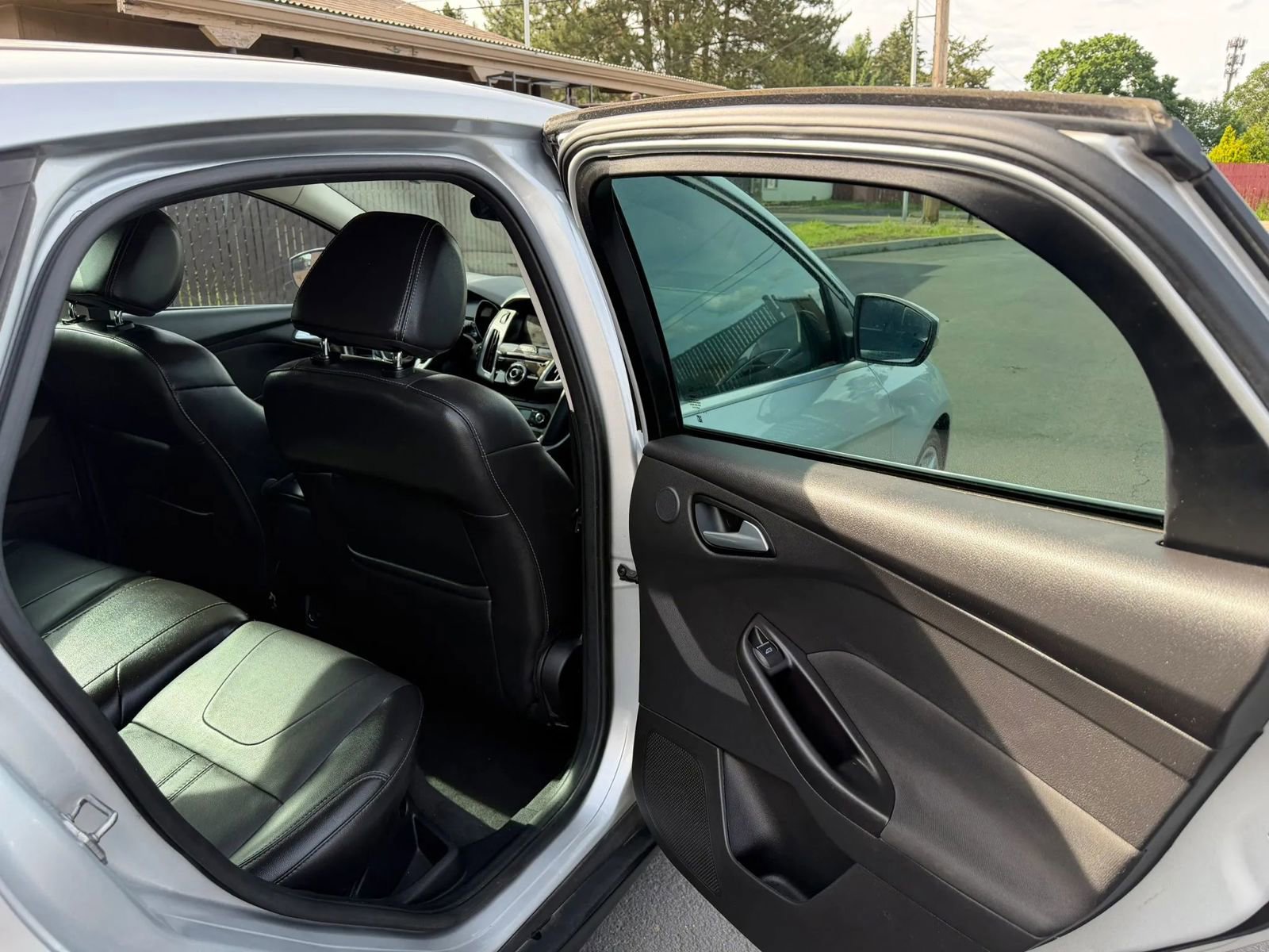 Used 2013 Ford Focus Titanium w/ Titanium Handling Pkg FWD image 13
