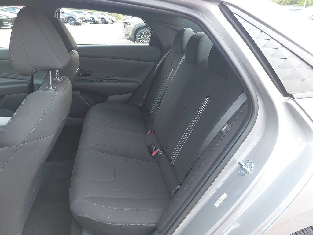 Certified 2025 Hyundai Elantra Sport FWD image 15
