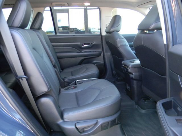 Used 2024 Toyota Grand Highlander AWD image 27
