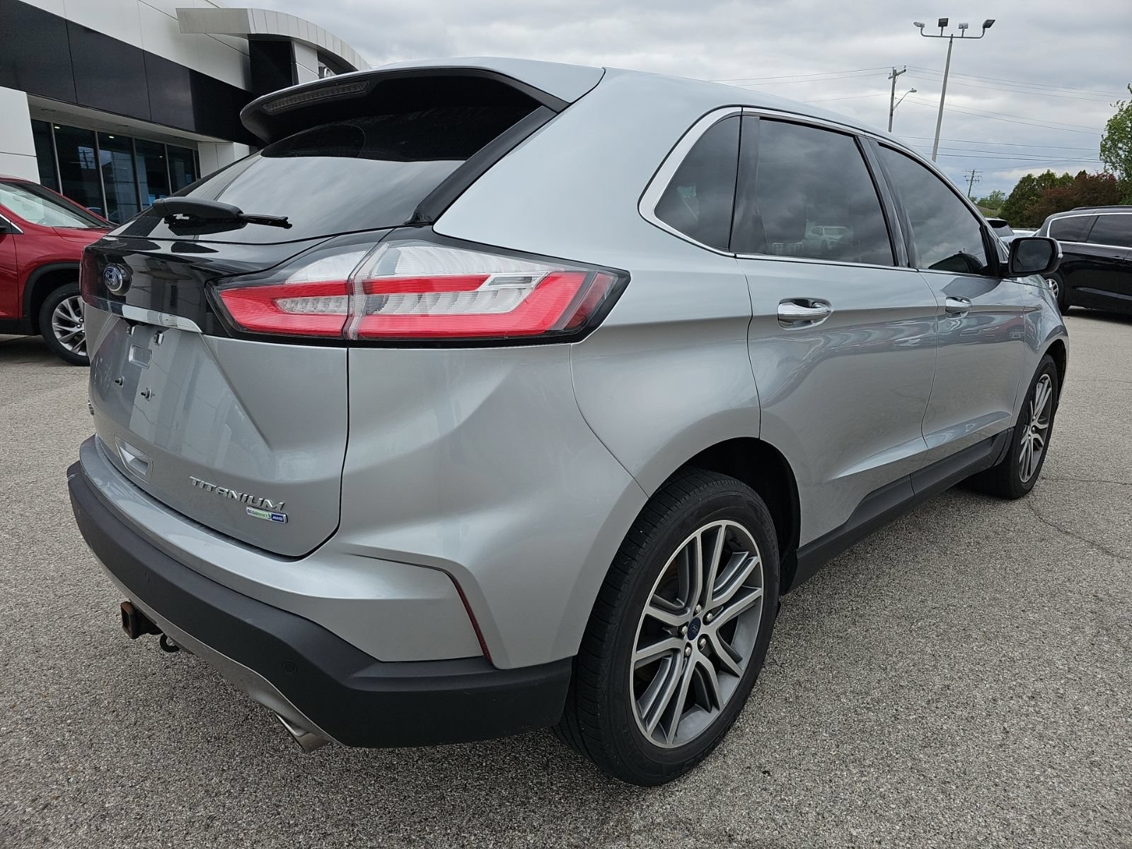 Used 2020 Ford Edge Titanium w/ Class II Trailer Tow Package AWD/4WD image 8