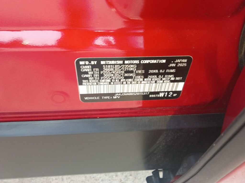 Used 2025 Mitsubishi Outlander SE FWD image 3