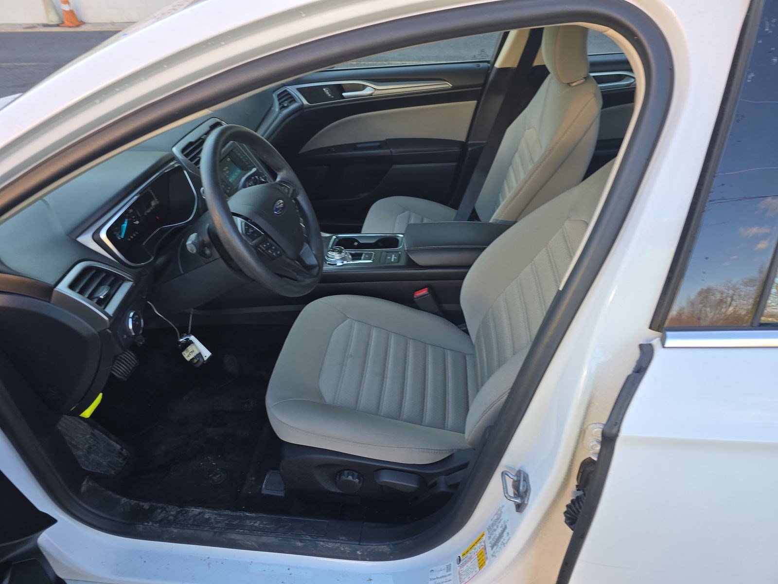 Used 2018 Ford Fusion S FWD image 6