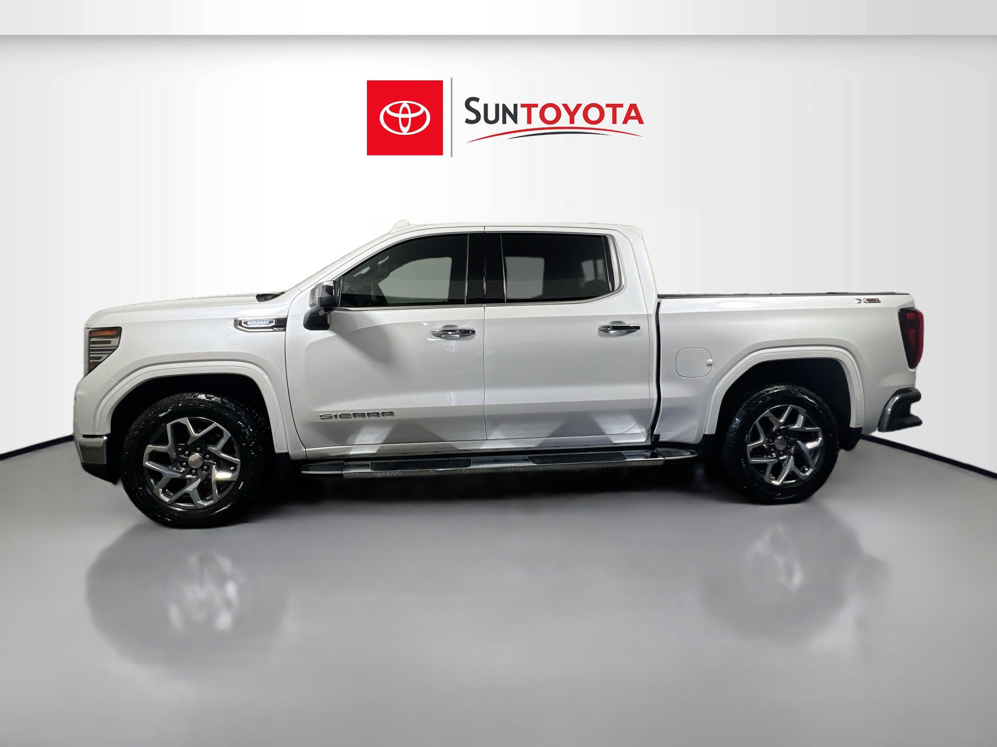 Used 2022 GMC Sierra 1500 SLT w/ SLT Premium Plus Package image 7