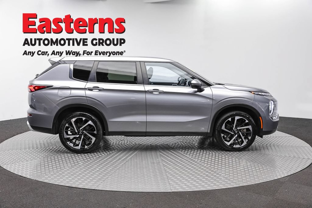 Used 2024 Mitsubishi Outlander SE AWD/4WD image 4
