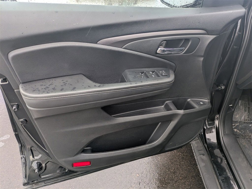 Used 2023 Honda Ridgeline Sport image 10