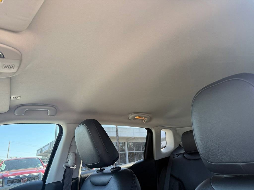 Used 2018 Jeep Compass Latitude w/ Popular Equipment Group image 17