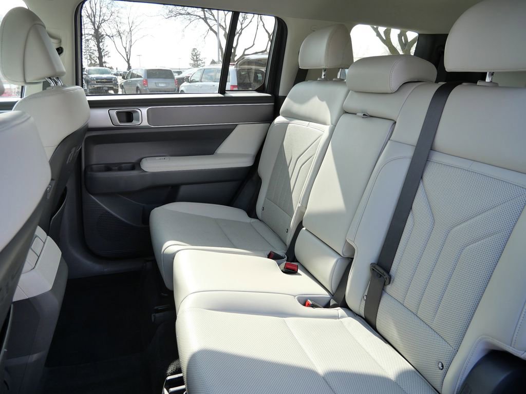 Used 2025 Hyundai Santa Fe SEL AWD/4WD image 27