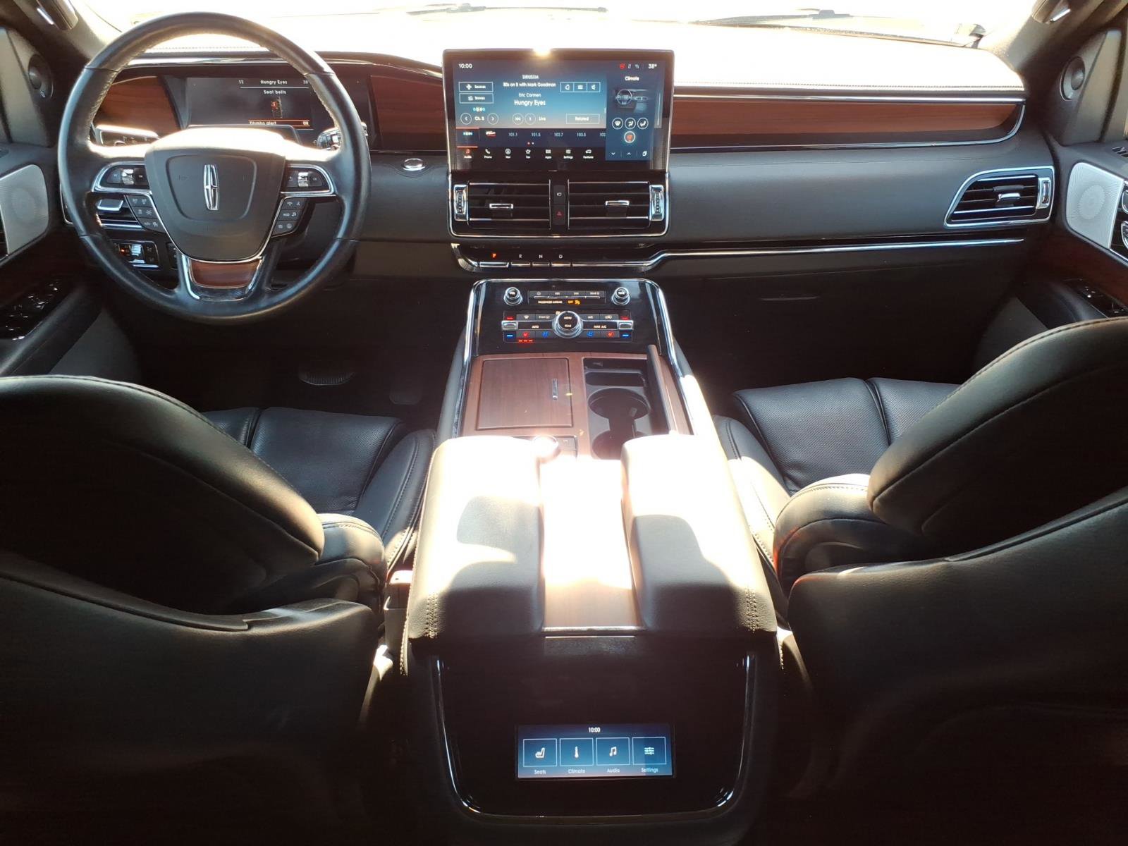 Used 2022 Lincoln Navigator Reserve AWD/4WD image 11