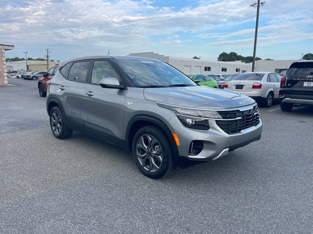 Used 2026 Kia Seltos LX FWD image 7
