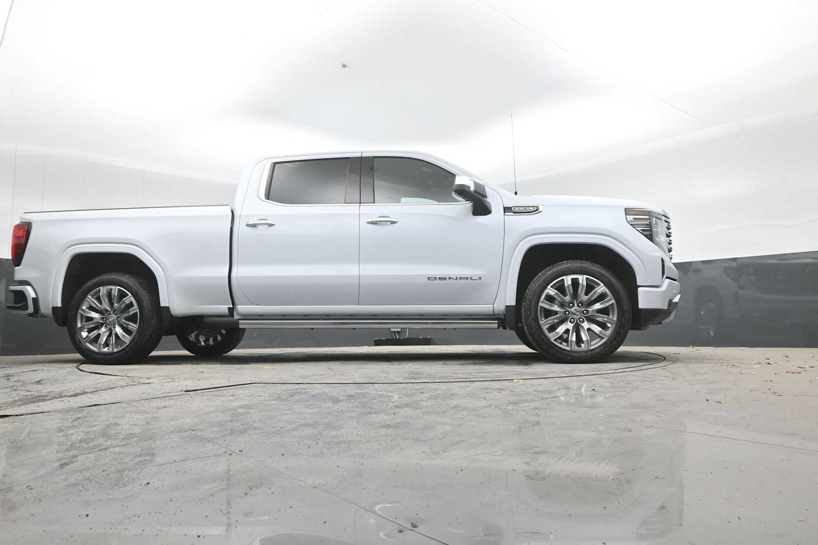New 2026 GMC Sierra 1500 Denali w/ Denali Reserve Package AWD/4WD image 29