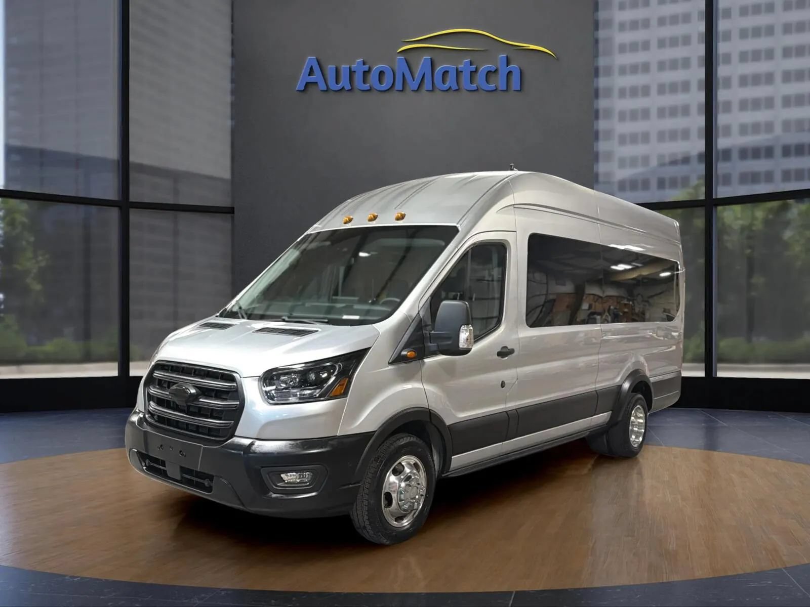 Used 2023 Ford Transit 350 XLT RWD image 4