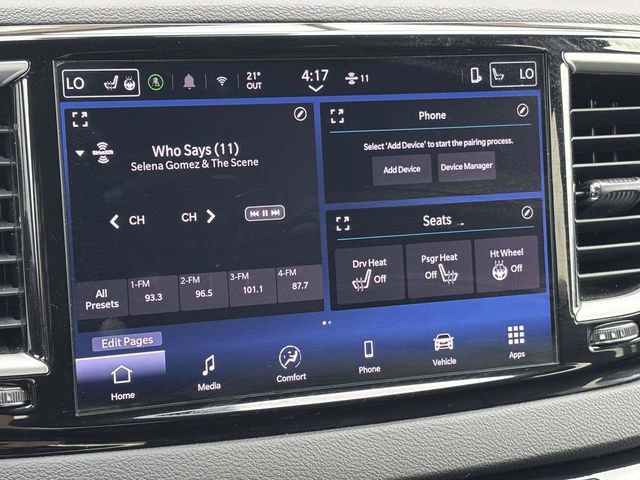 Used 2025 Chrysler Pacifica Select image 14