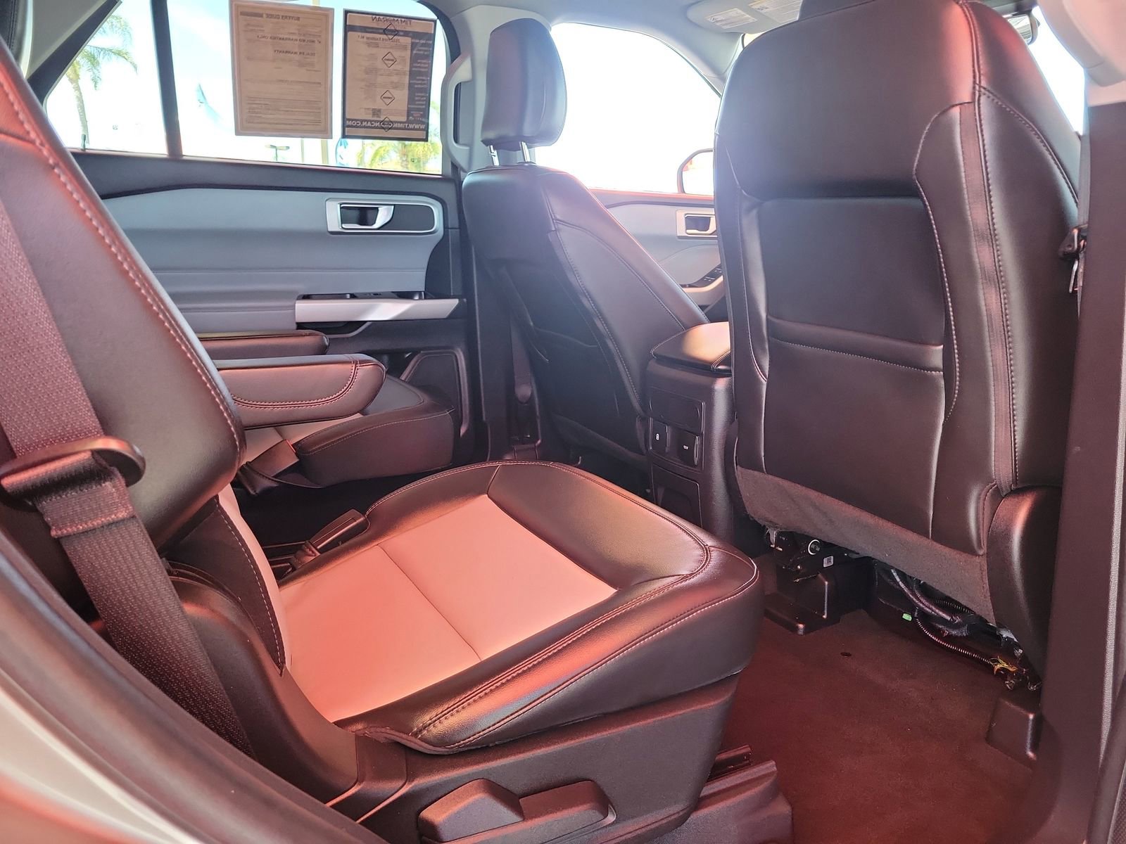 Used 2022 Ford Explorer XLT w/ Equipment Group 202A image 25