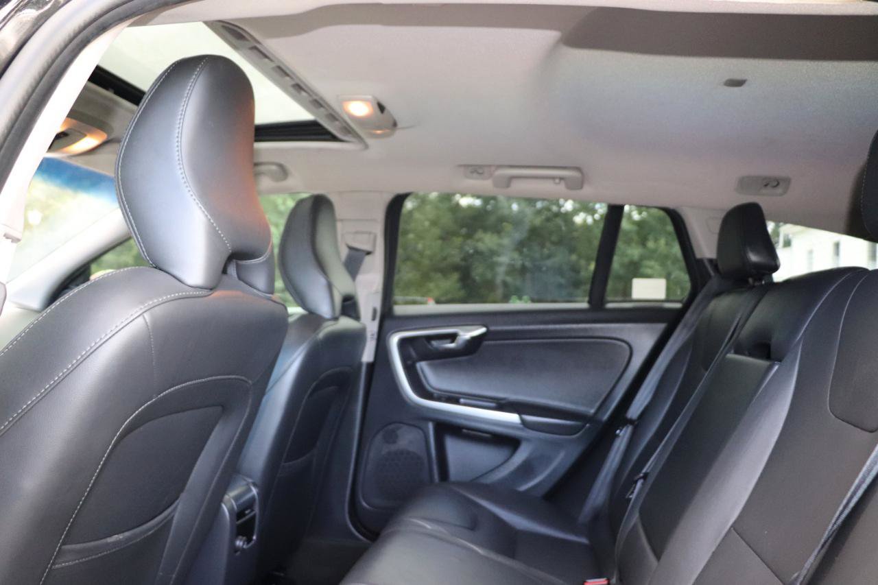Used 2018 Volvo V60 T5 Cross Country w/ Convenience Package AWD/4WD image 31