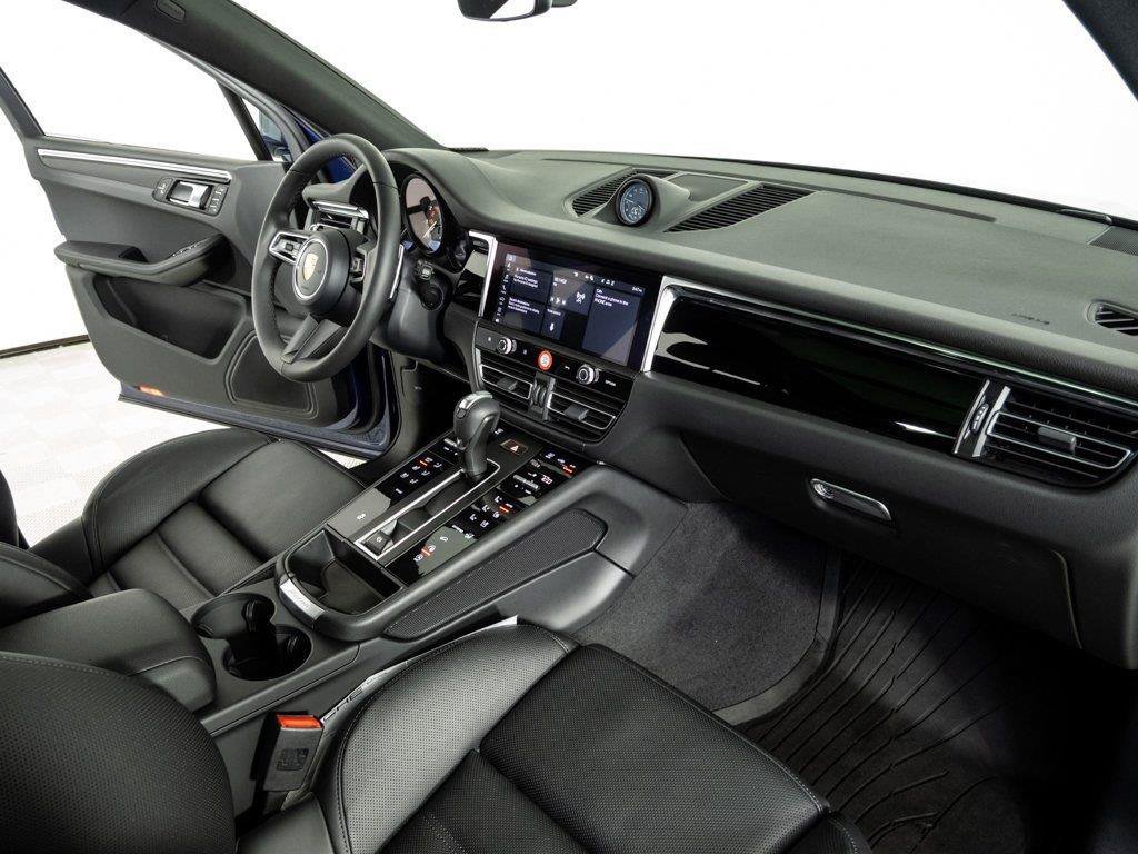 New 2026 Porsche Macan AWD/4WD image 25