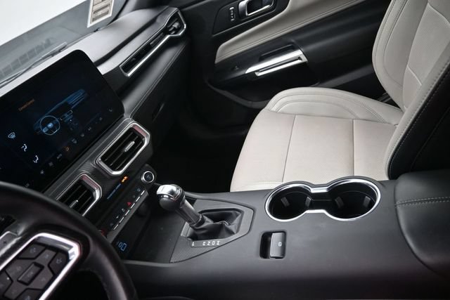 Used 2025 Ford Mustang GT Premium RWD image 15