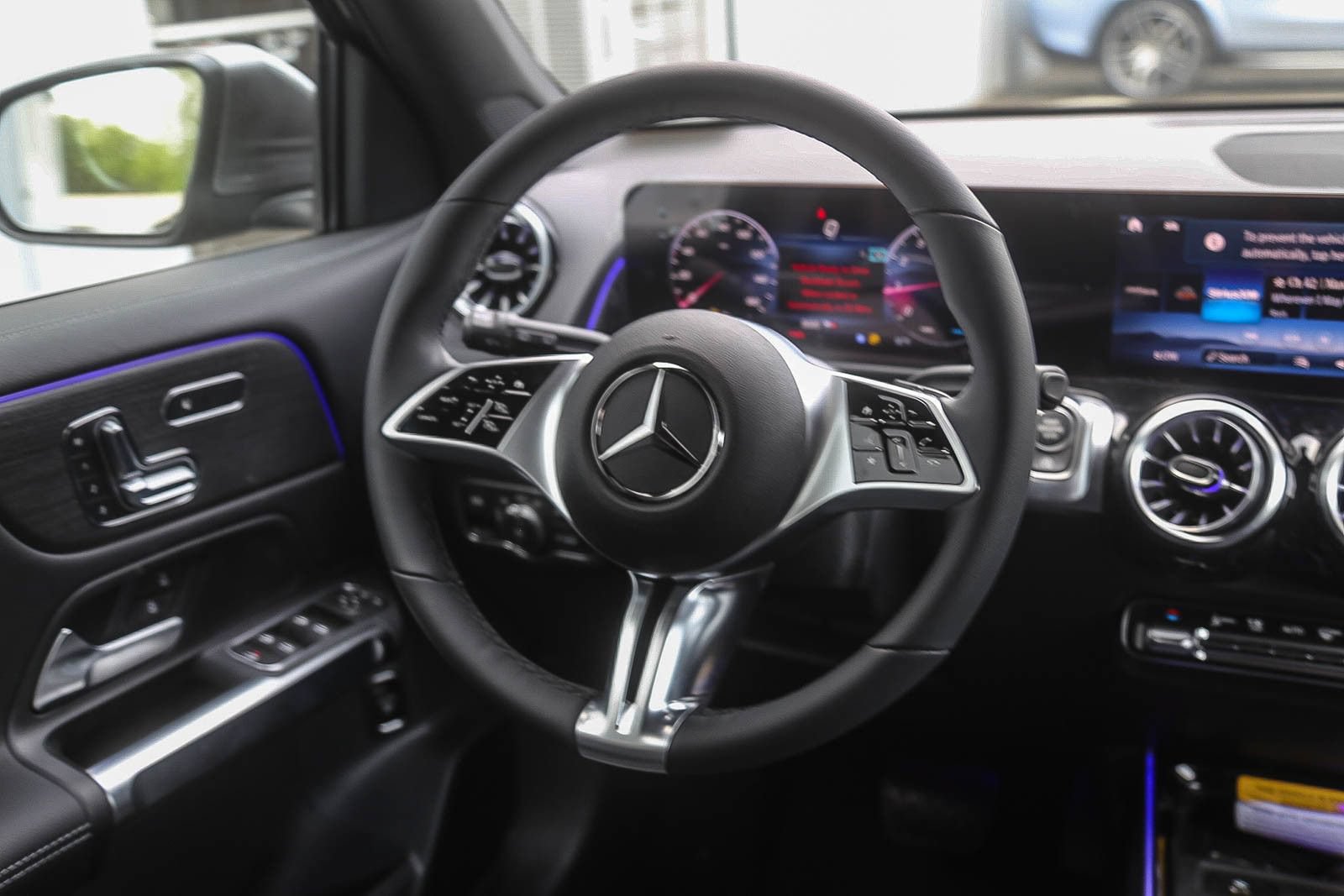 New 2026 Mercedes-Benz GLB 250 4MATIC image 13