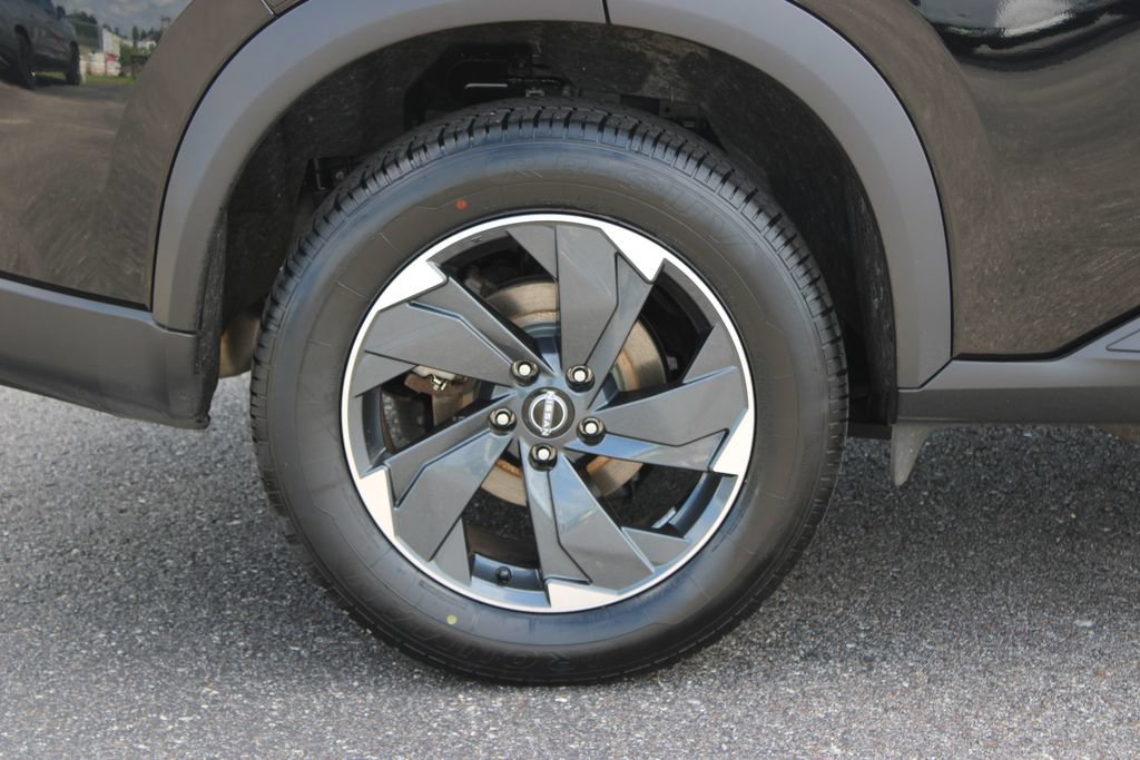 Used 2024 Nissan Rogue SV AWD/4WD image 13