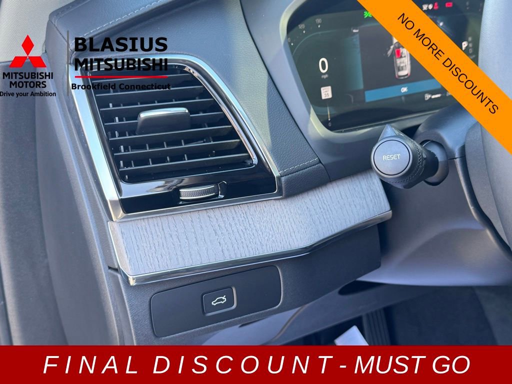 Used 2025 Volvo XC90 B6 Ultra w/ Protection Package Premier image 35