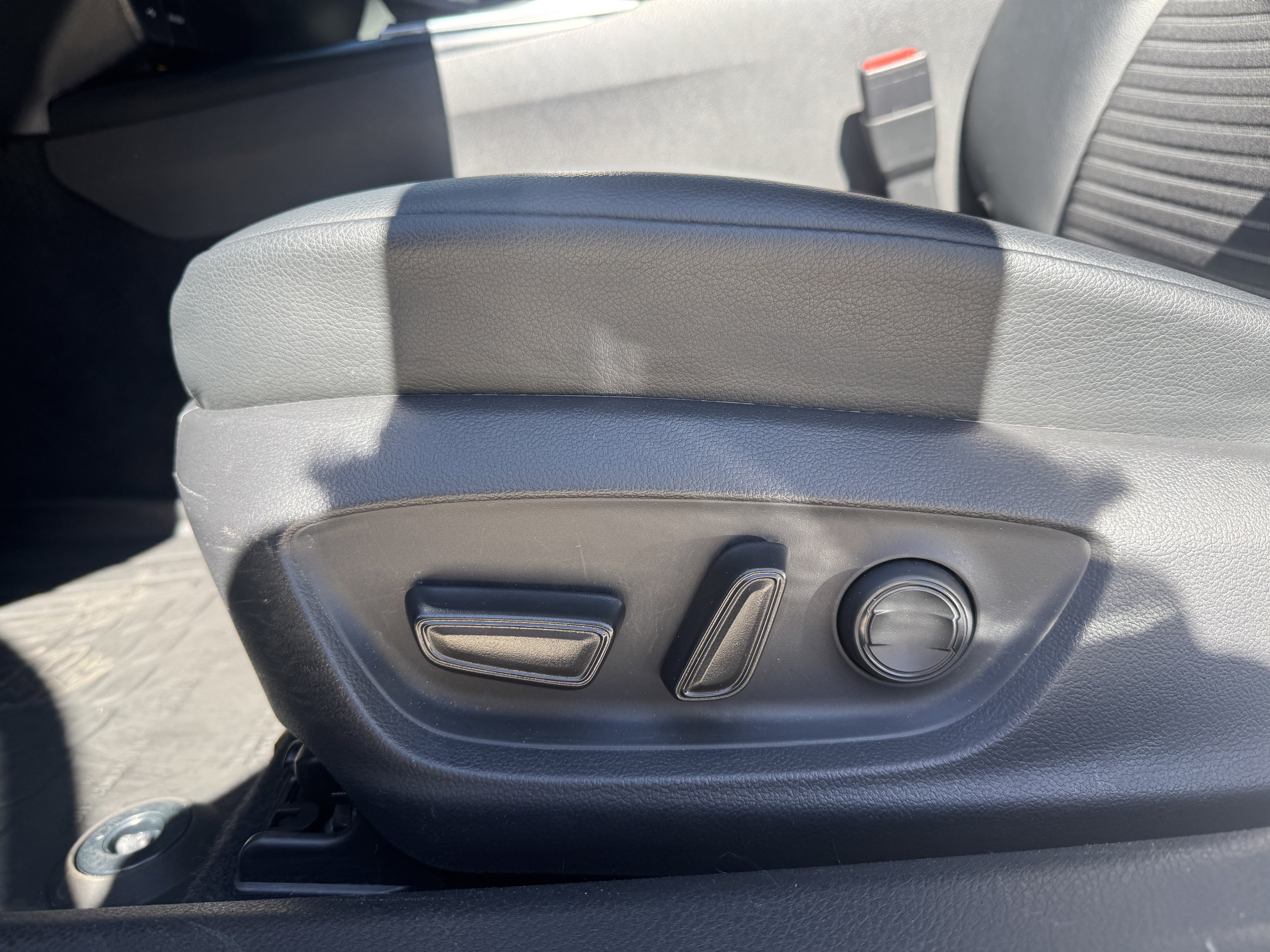 Used 2020 Toyota Camry SE w/ Audio Package image 11