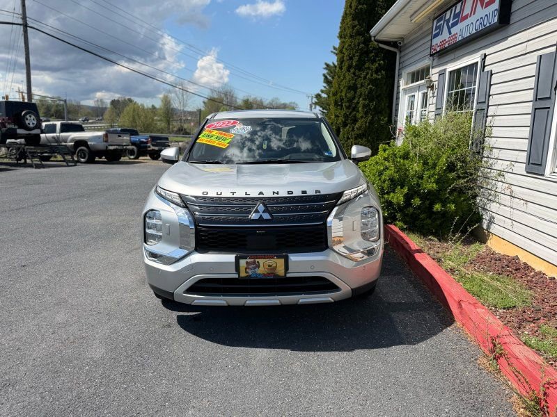 Used 2022 Mitsubishi Outlander SE image 7