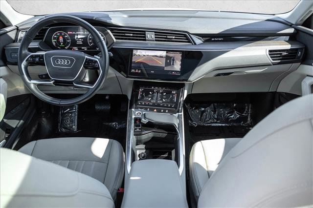 Used 2024 Audi Q8 e-tron Premium Plus w/ Premium Plus Package image 21