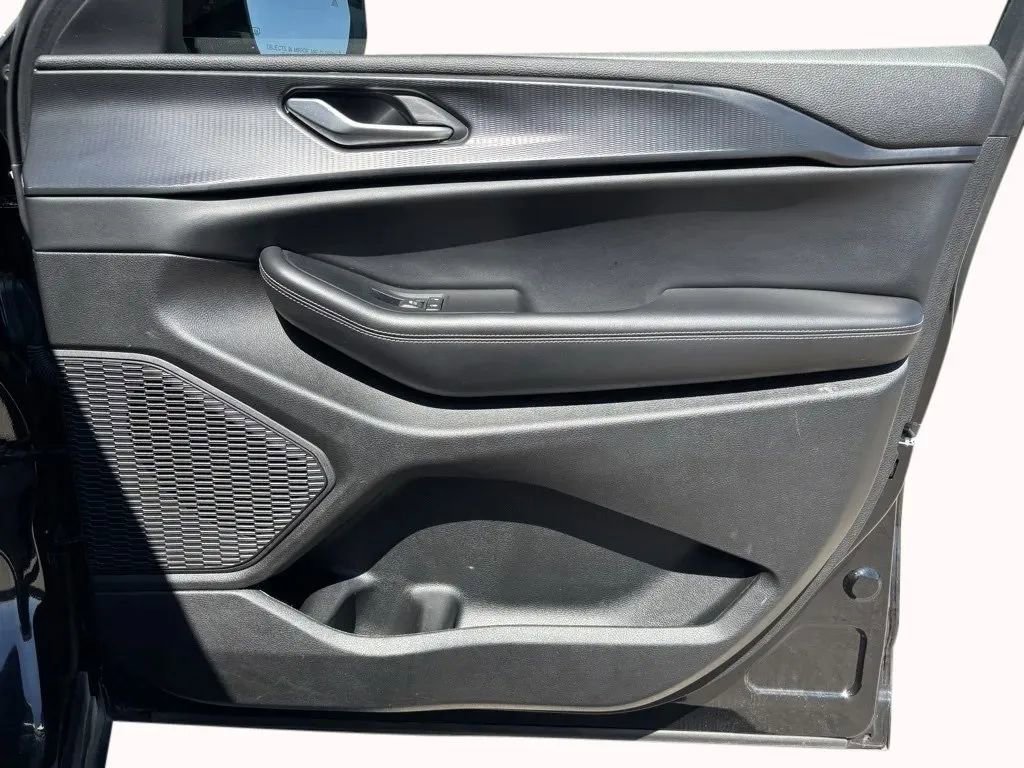 Used 2024 Jeep Grand Cherokee L Laredo image 19